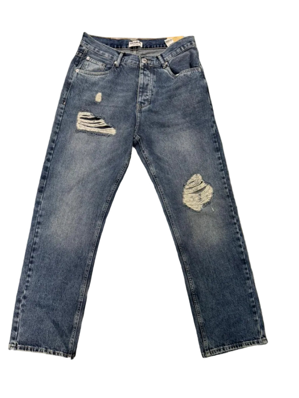 baggy-fit jeans