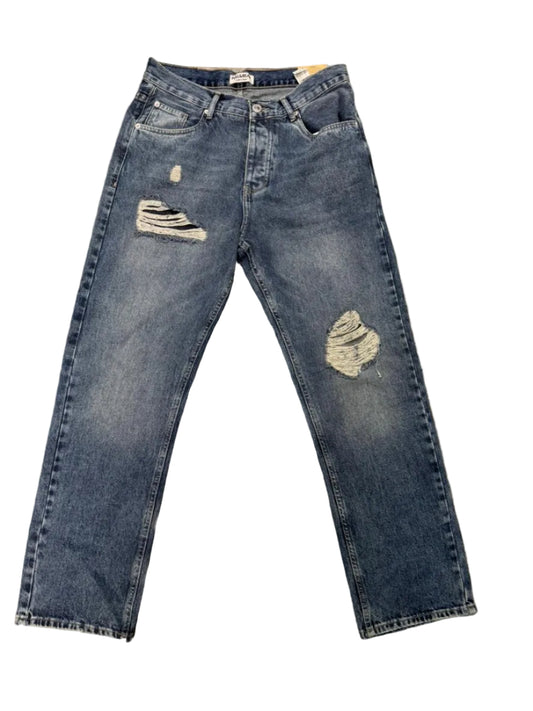 baggy-fit jeans